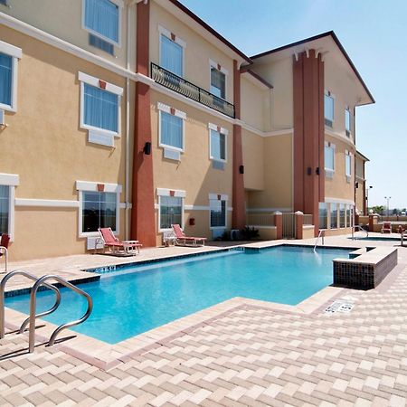 Super 8 By Wyndham Hidalgo At La Plaza Mall & Mcallen Airport Kültér fotó