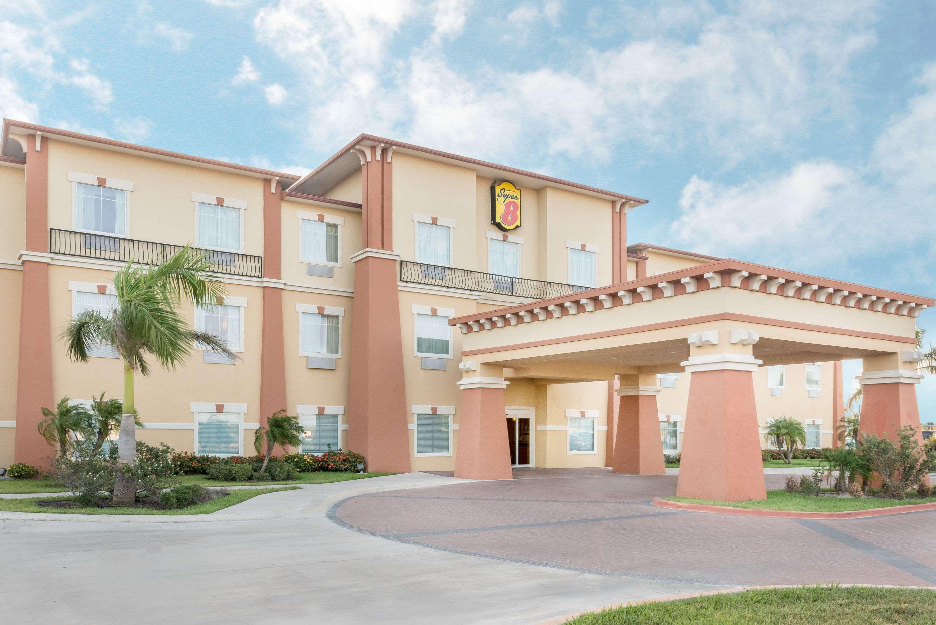 Super 8 By Wyndham Hidalgo At La Plaza Mall & Mcallen Airport Kültér fotó