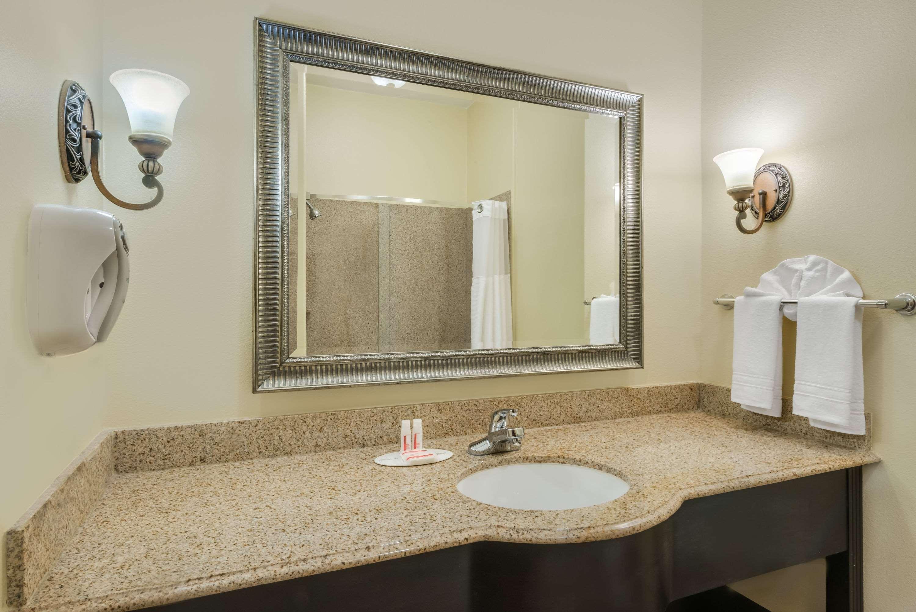 Super 8 By Wyndham Hidalgo At La Plaza Mall & Mcallen Airport Kültér fotó