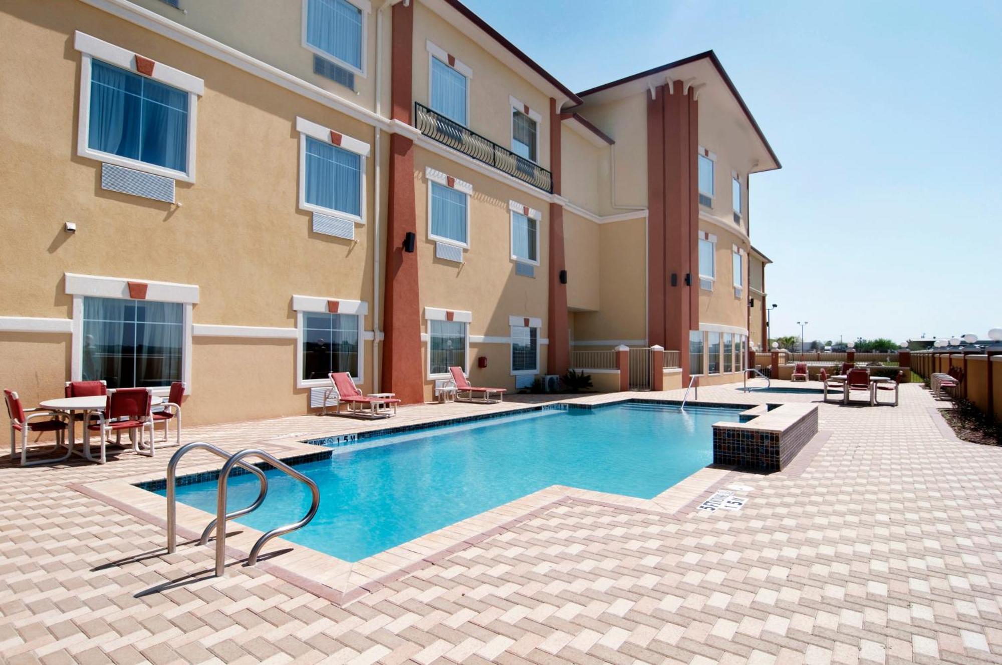 Super 8 By Wyndham Hidalgo At La Plaza Mall & Mcallen Airport Kültér fotó
