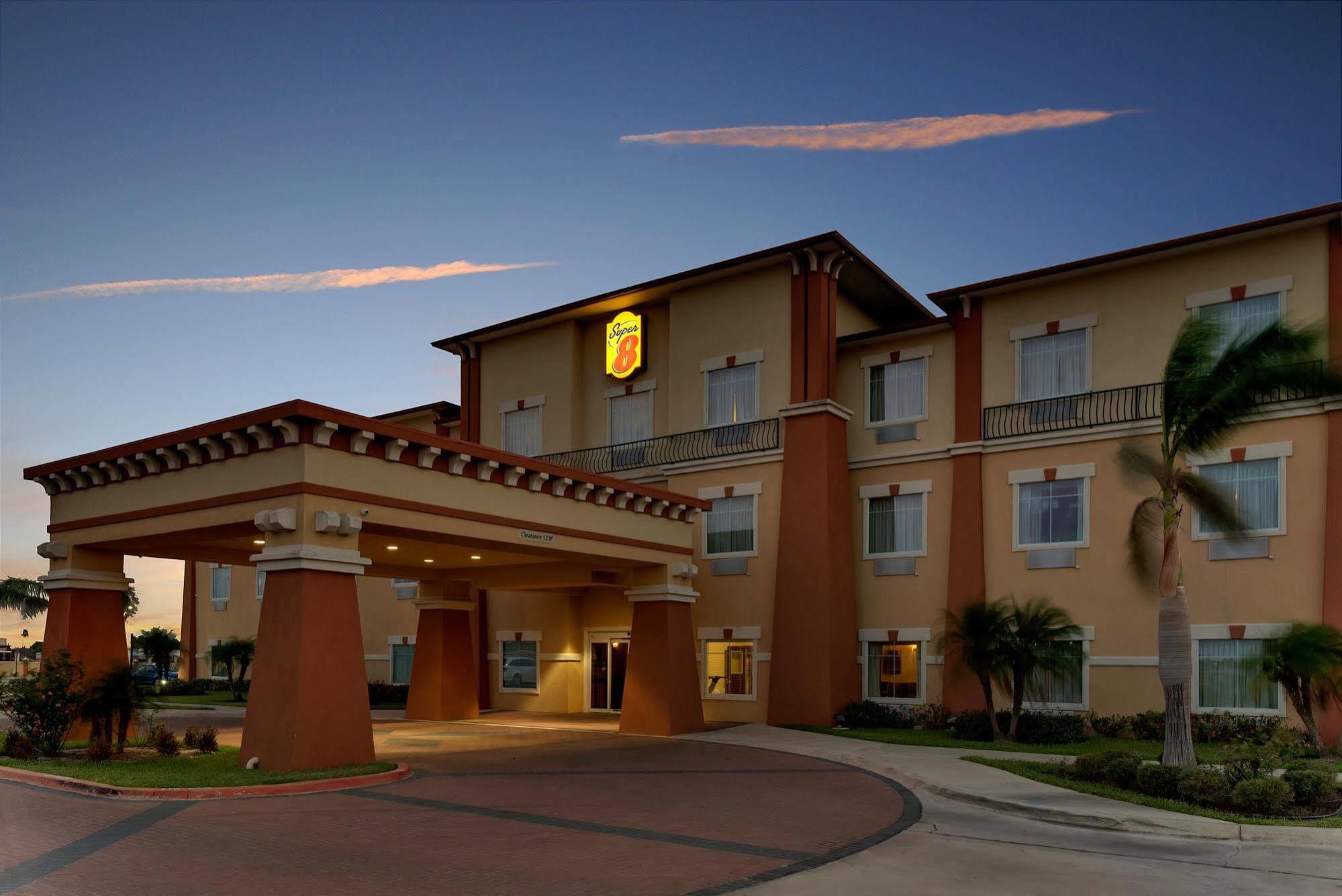 Super 8 By Wyndham Hidalgo At La Plaza Mall & Mcallen Airport Kültér fotó