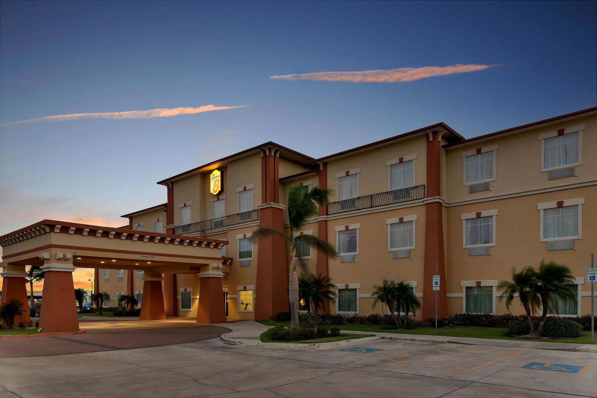 Super 8 By Wyndham Hidalgo At La Plaza Mall & Mcallen Airport Kültér fotó