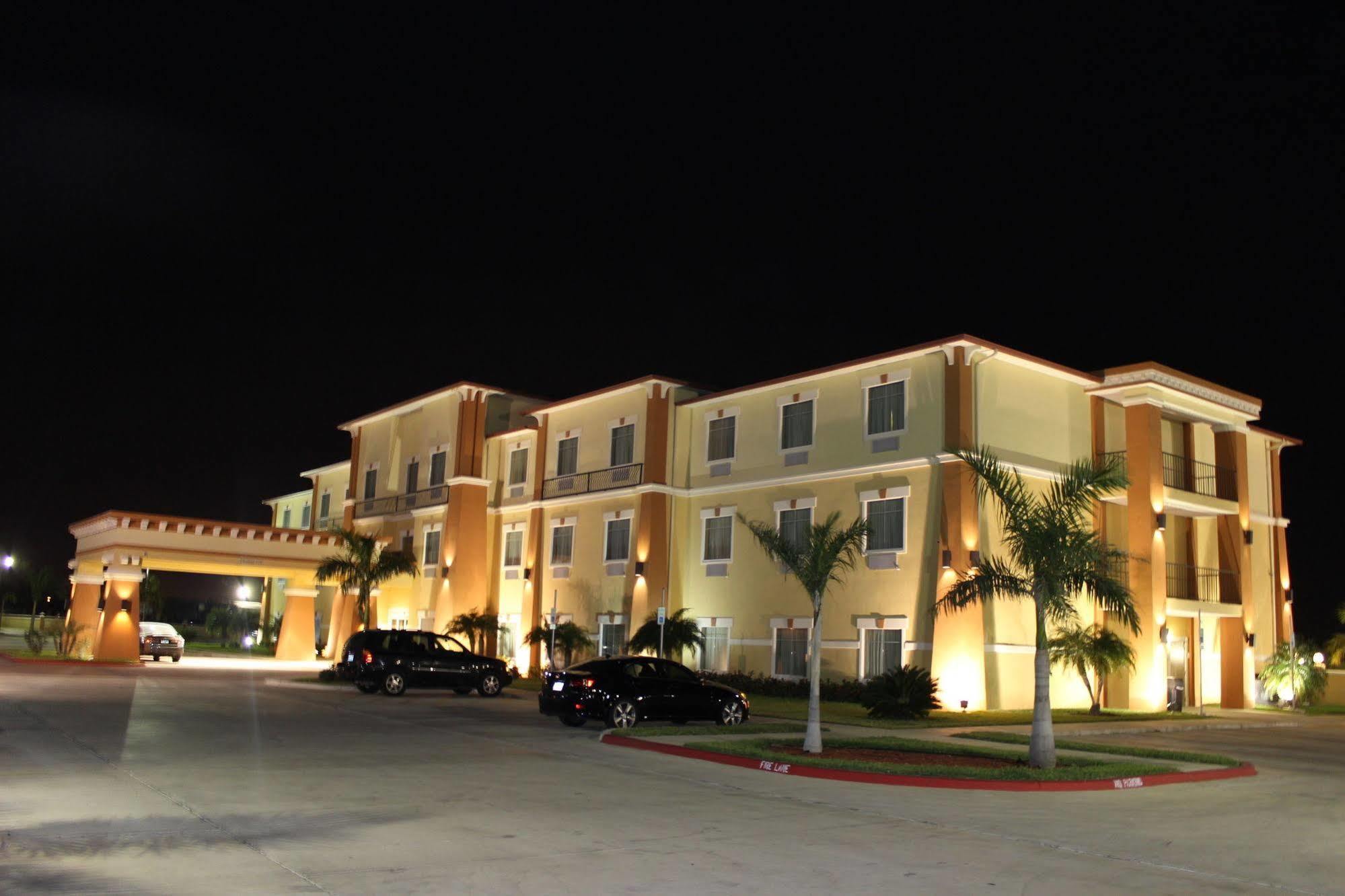 Super 8 By Wyndham Hidalgo At La Plaza Mall & Mcallen Airport Kültér fotó